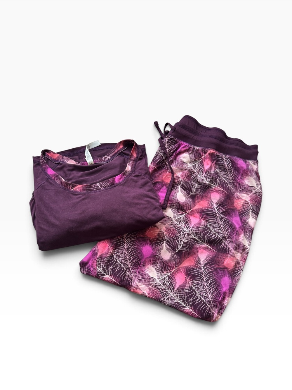 Womens Purple Feather-Print Pajama Set